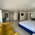 HS-DD Habitación Deluxe cerca al mar con piscina y wifi
